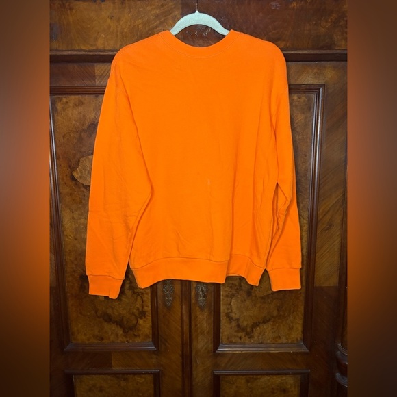 GUCCI- I Know Everything About Love- Sequin Orange Heart Sweatshirt. Siz… - Picture 5 of 15